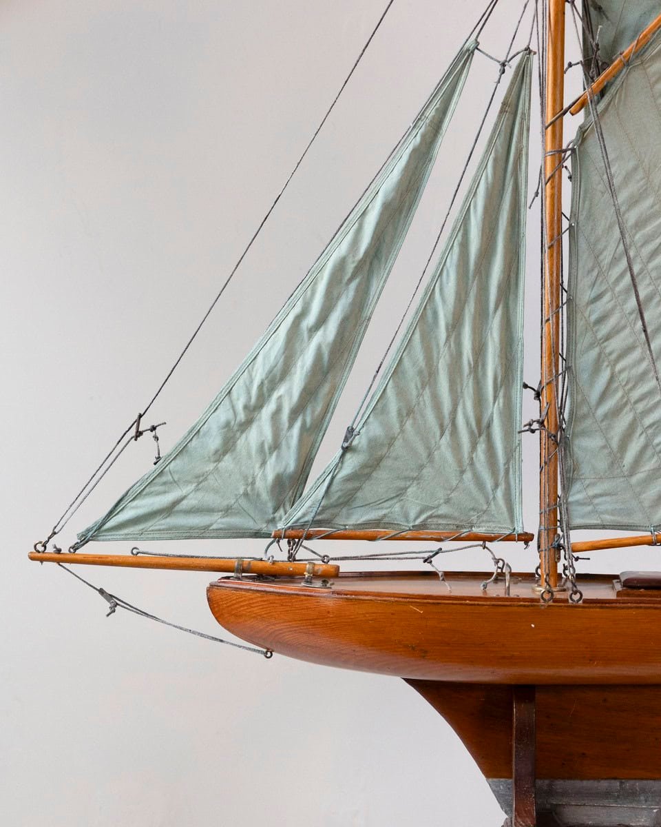 Large English Gaff-Rigged Pond Yacht, Early 20th Century - JAA