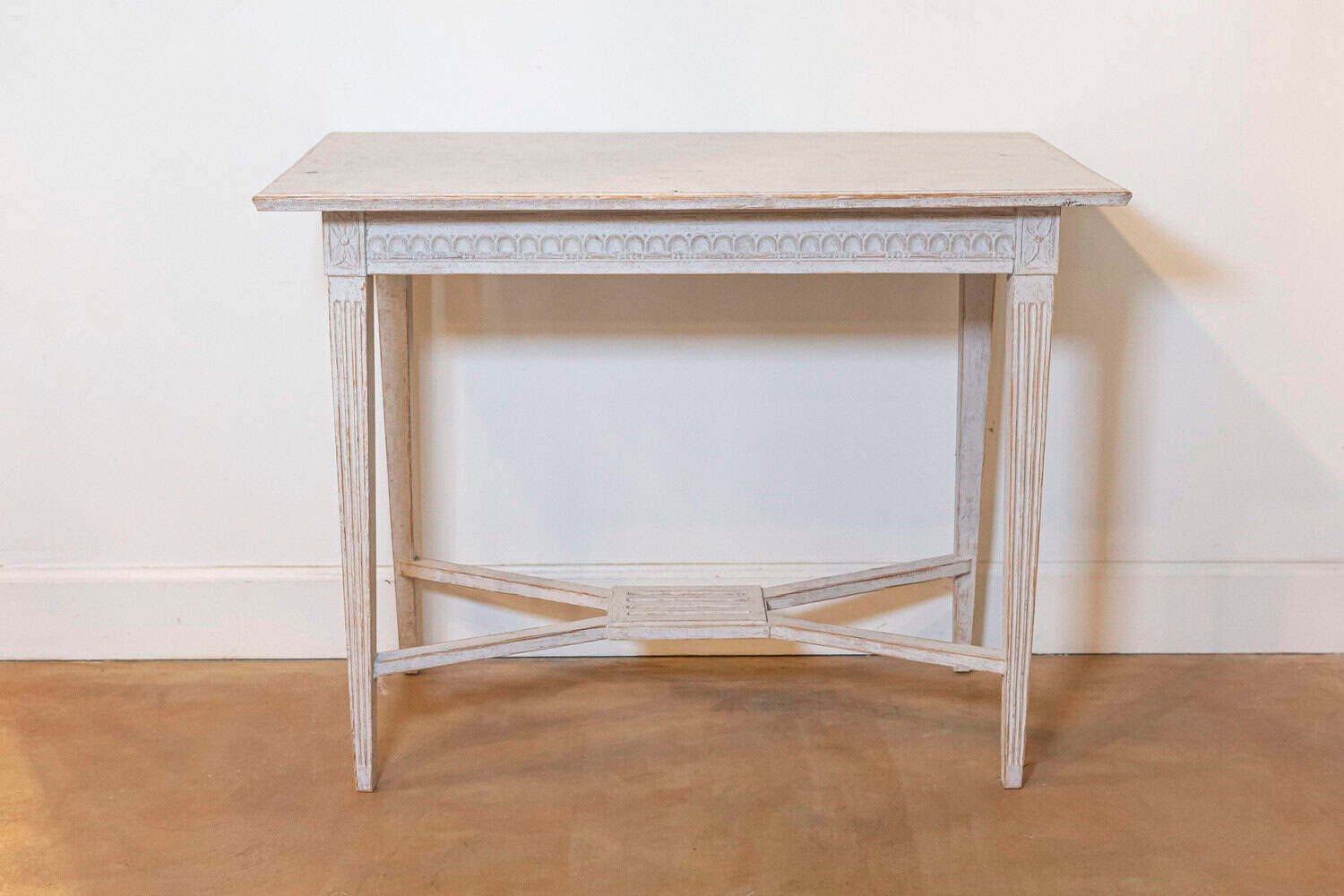 Swedish Gustavian Style 1900s Painted Wood Console Table with Carved Apron - JAA
