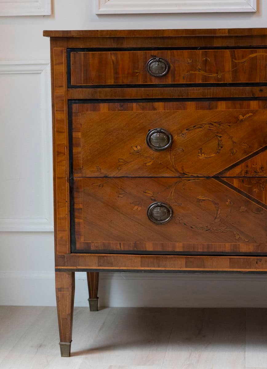 Italian Louis XVI Walnut Marquetry Chest, Late 18th Century - JAA