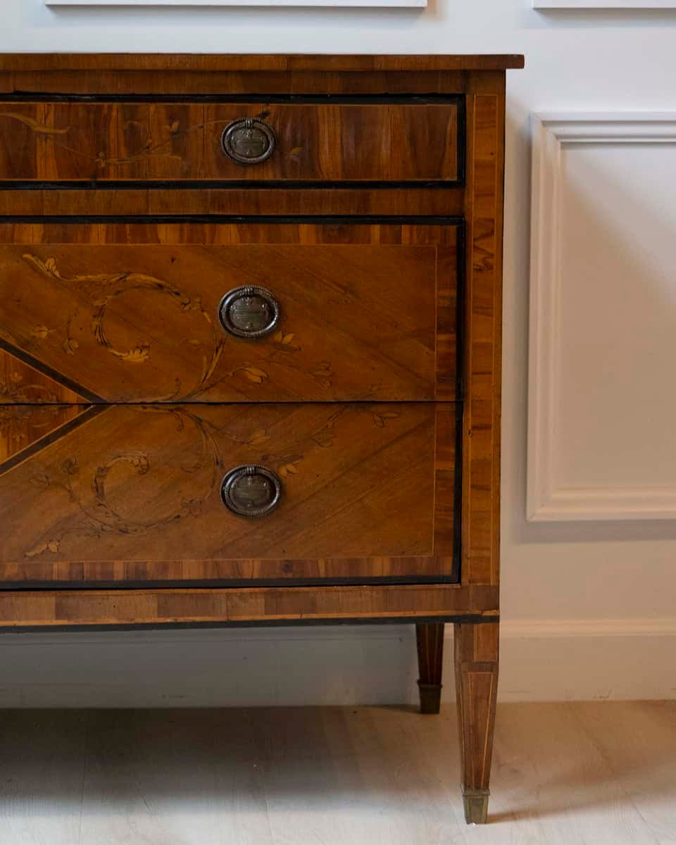 Italian Louis XVI Walnut Marquetry Chest, Late 18th Century - JAA