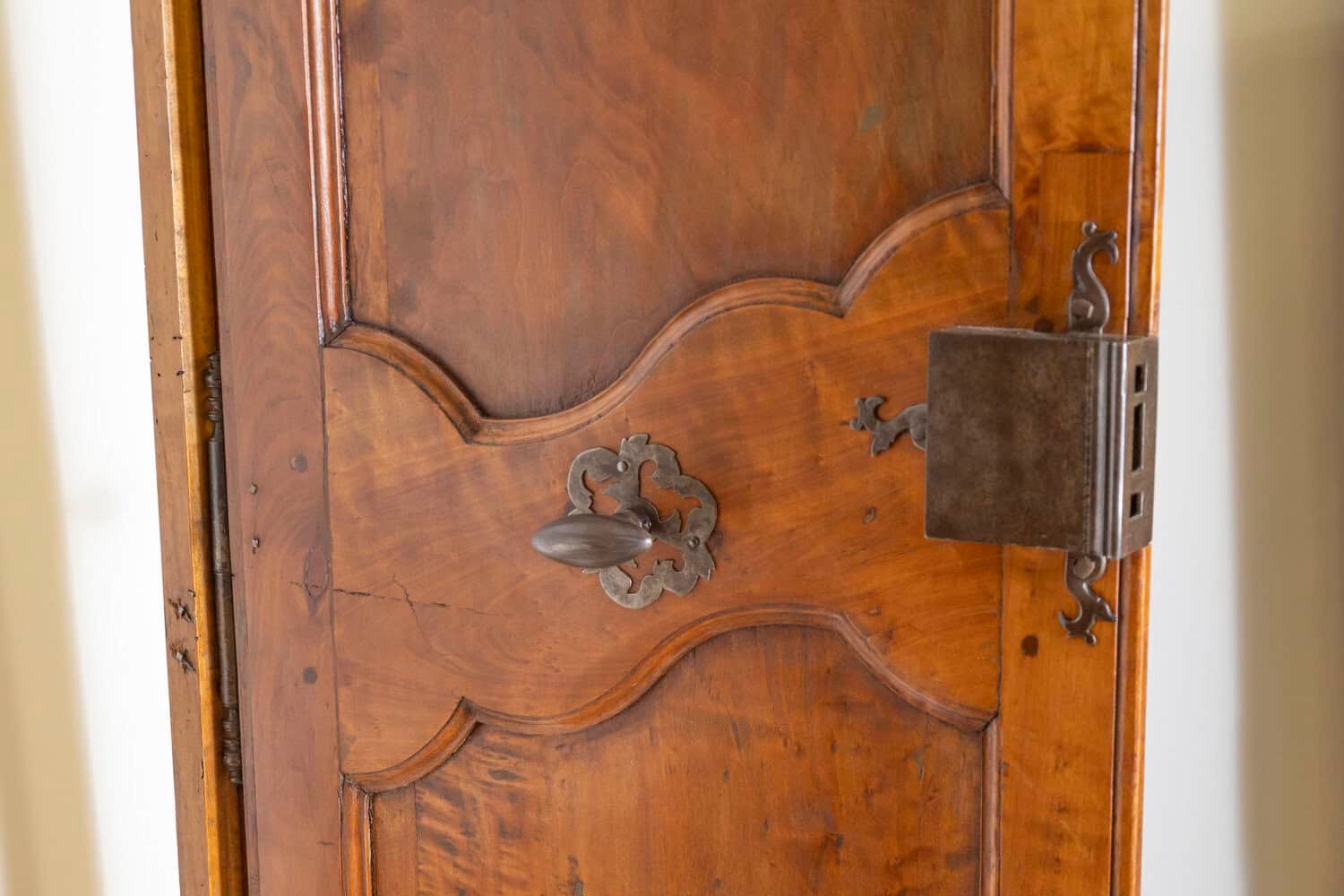 French 18th Century Pair of Walnut Communication Doors from Avignon - JAA