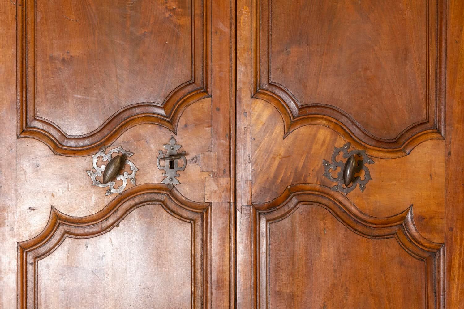 French 18th Century Pair of Walnut Communication Doors from Avignon - JAA