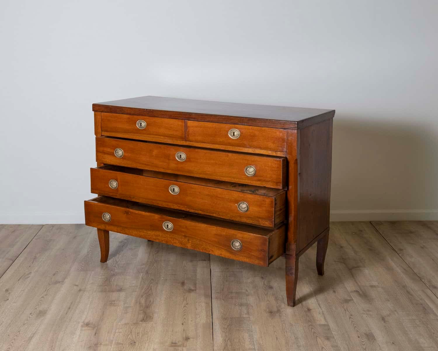 Antique Directoire period chest of drawers in walnut - Italy 18th century - JAA
