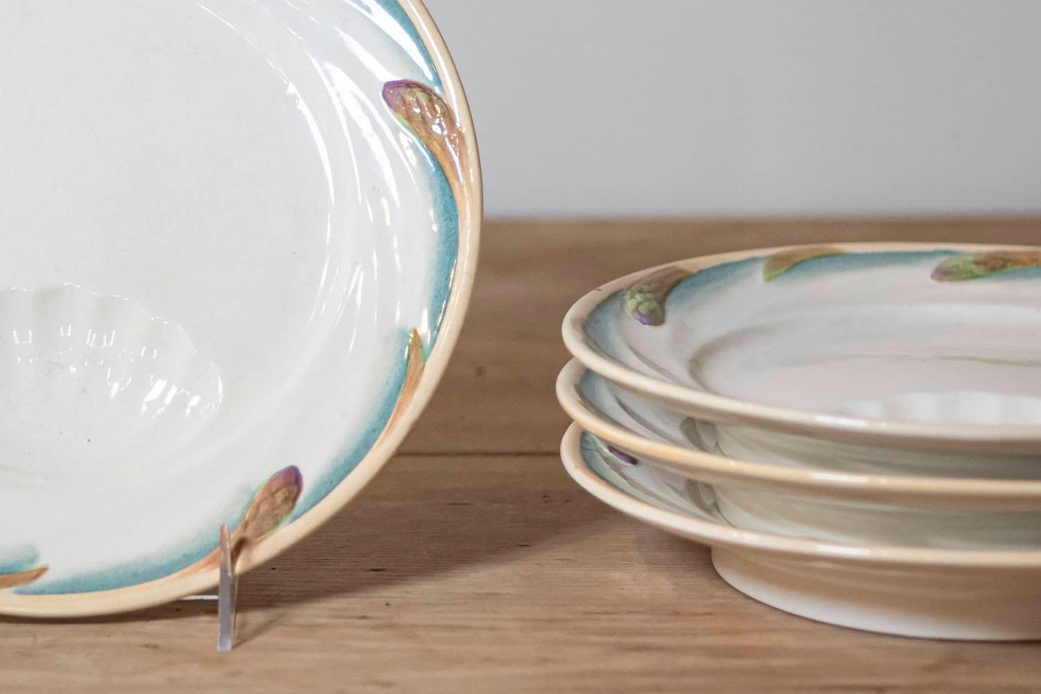 French Late 19th Century Sarreguemines Asparagus Plates with Shell Shaped Hole - JAA
