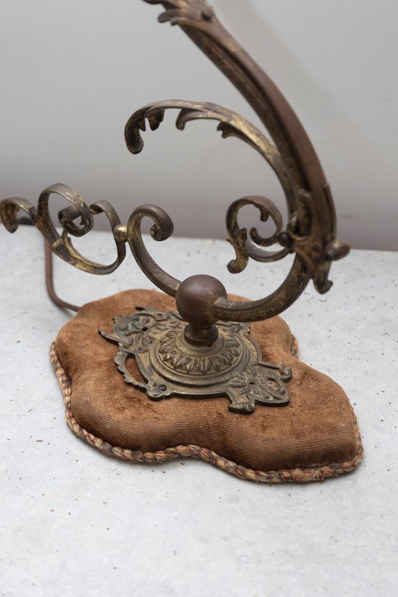 Exquisite 19th-Century French Art Nouveau Lamp with Hand-Blown Pink Ruffled Glass Shade - JAA