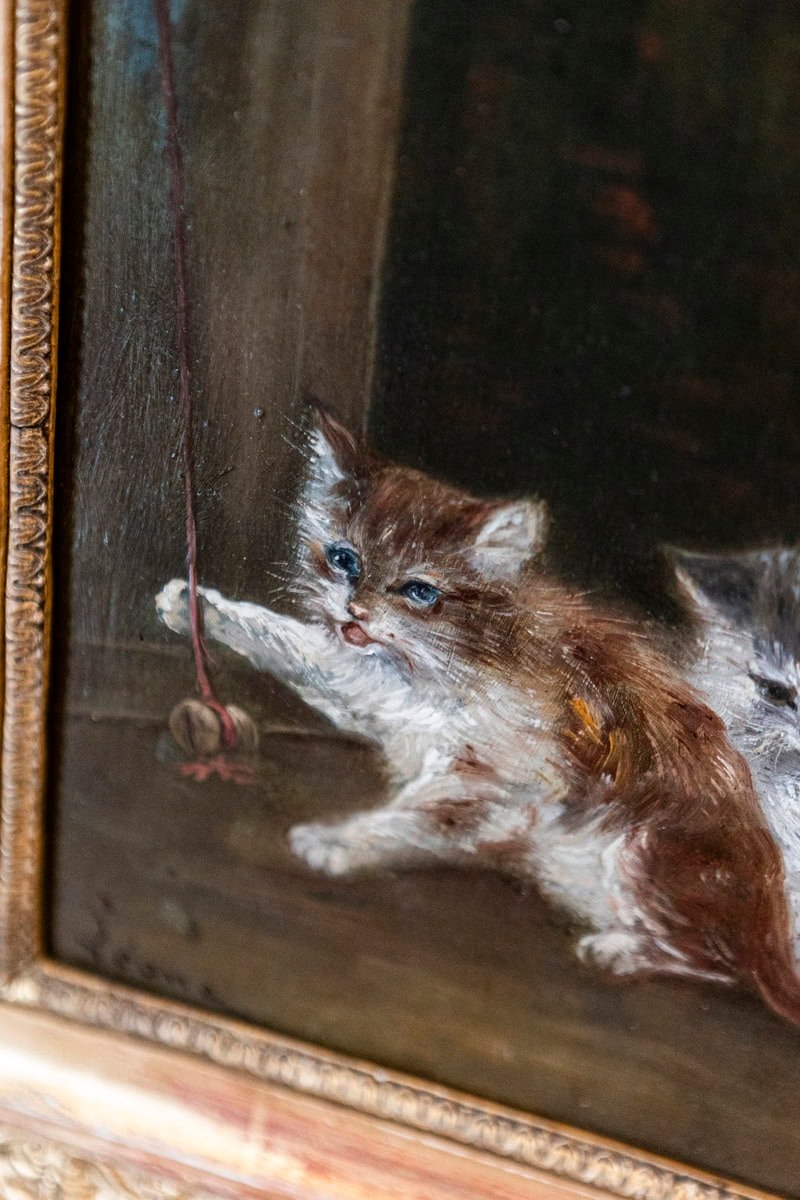 French 1890s Oil on Canvas Painting Featuring Playing Kittens in Giltwood Frame - JAA
