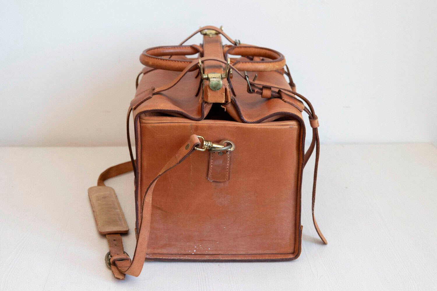 English Mid-20th Century Brown Leather Case with Brass Hardware - JAA