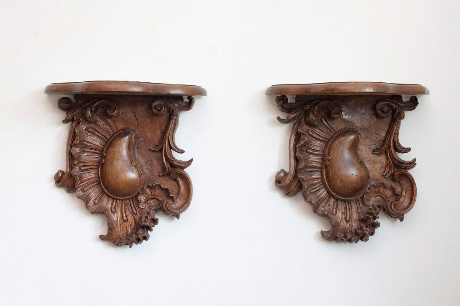 Pair of French 1760s Louis XV Period Walnut Wall Brackets with Rocailles Motifs - JAA