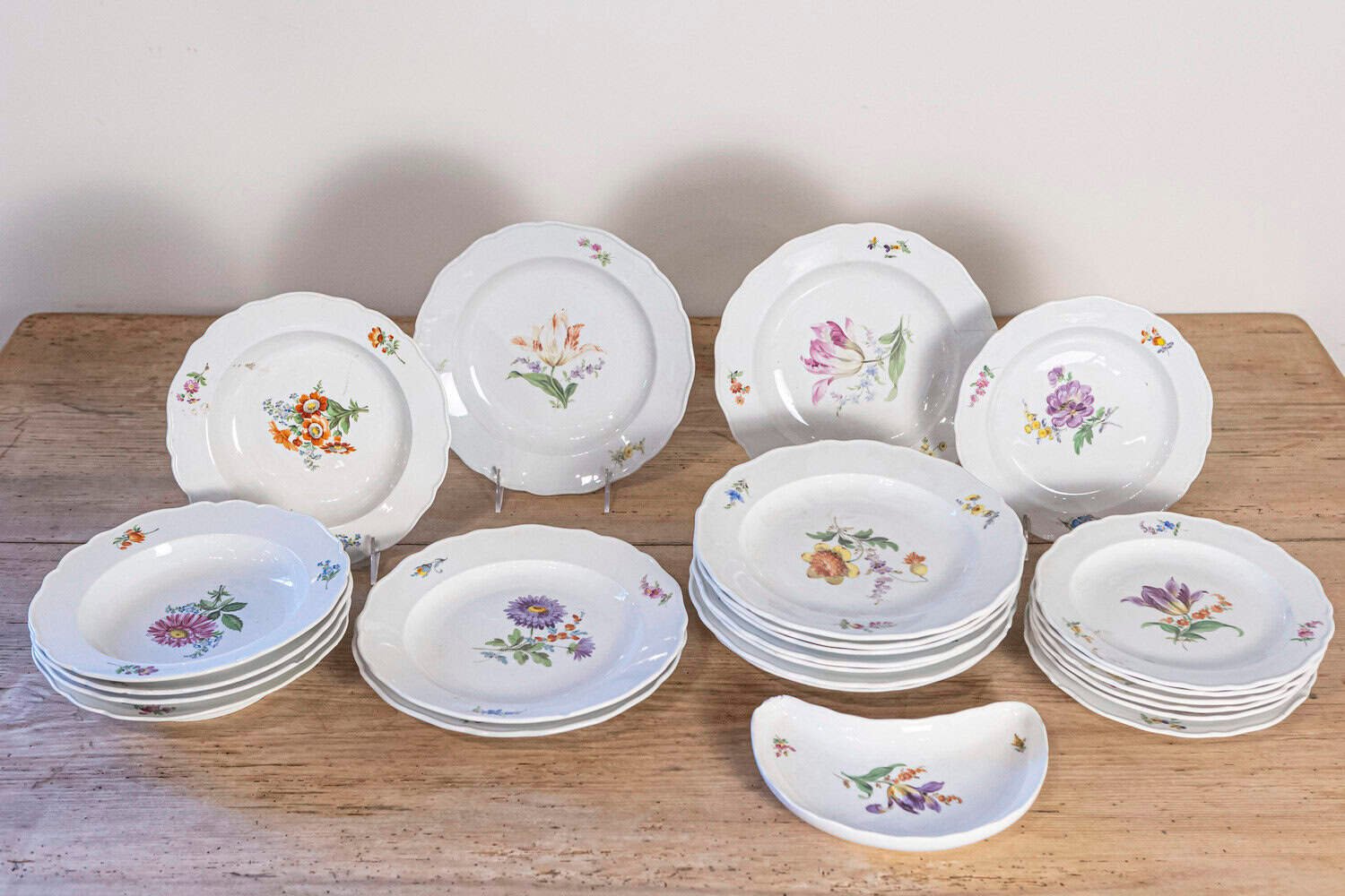 German 19th Century Meissen Porcelain 24-Piece Dinner Service with Floral Décor - JAA