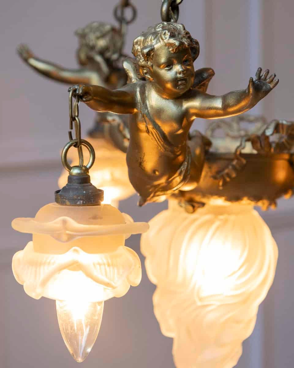 French 19th Century Gilt Metal Chandelier with Three Cherubs Holding the Lights - JAA