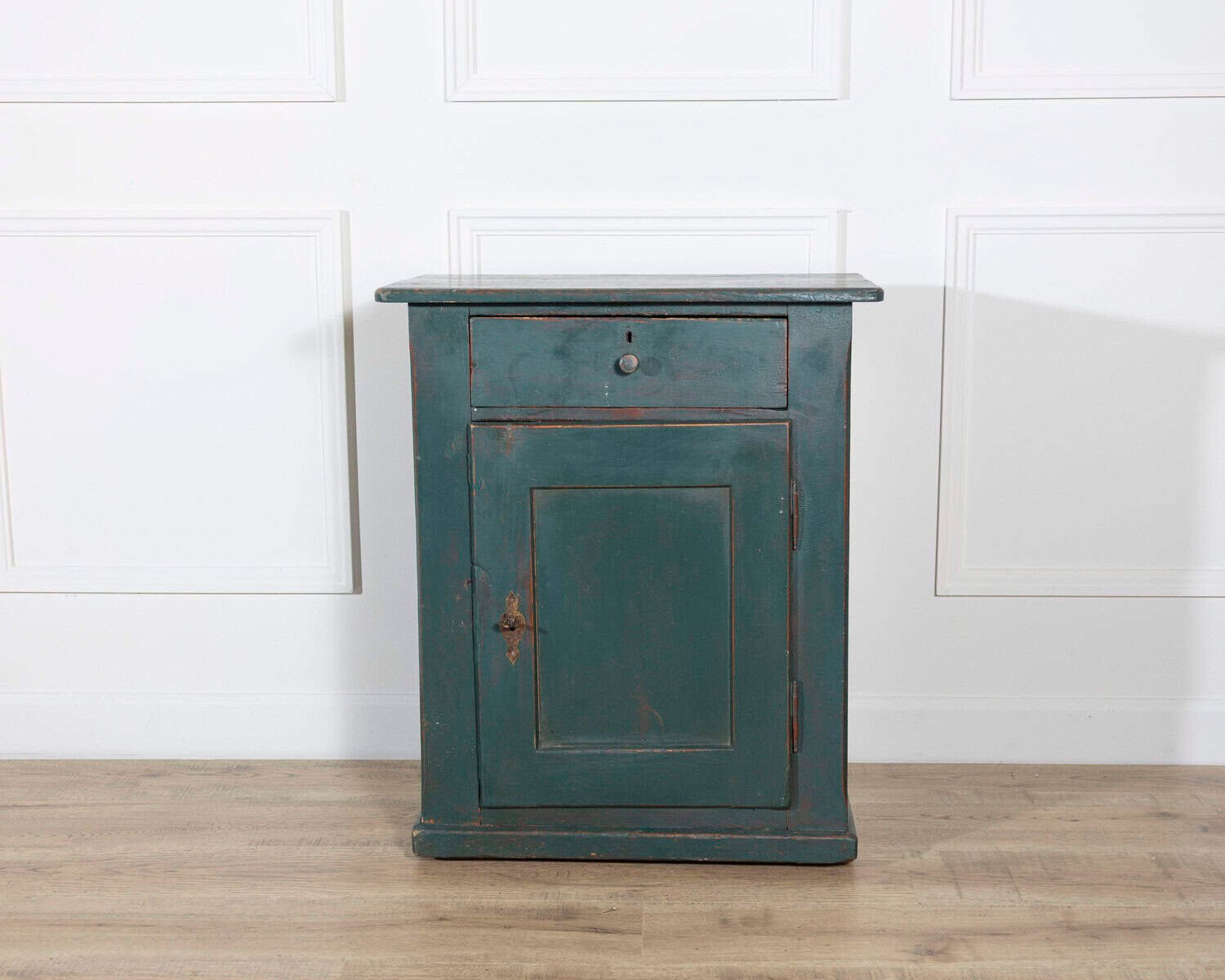 Italian Green-Lacquered Bedside Table in Fir Wood, Circa 1830 - JAA