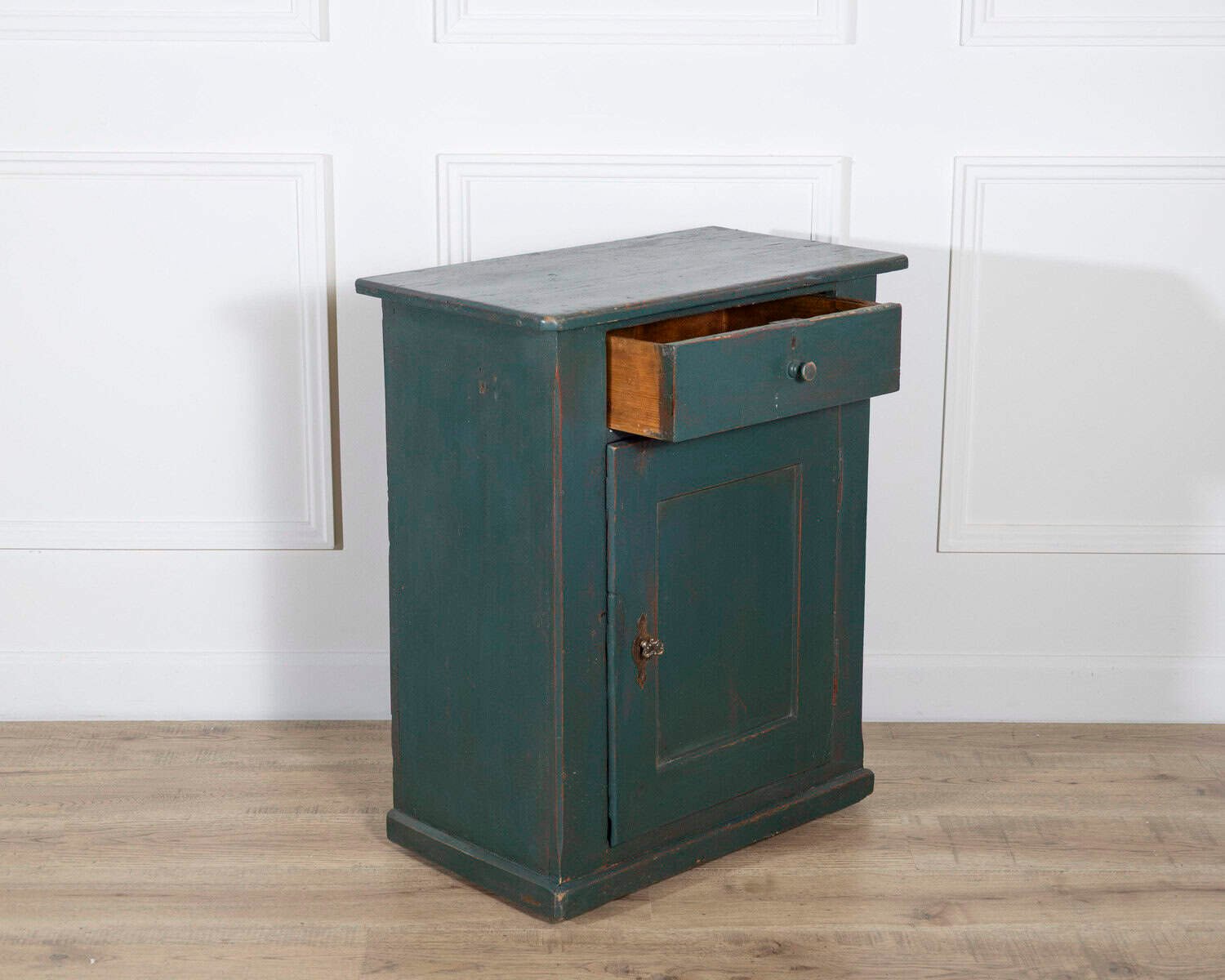 Italian Green-Lacquered Bedside Table in Fir Wood, Circa 1830 - JAA