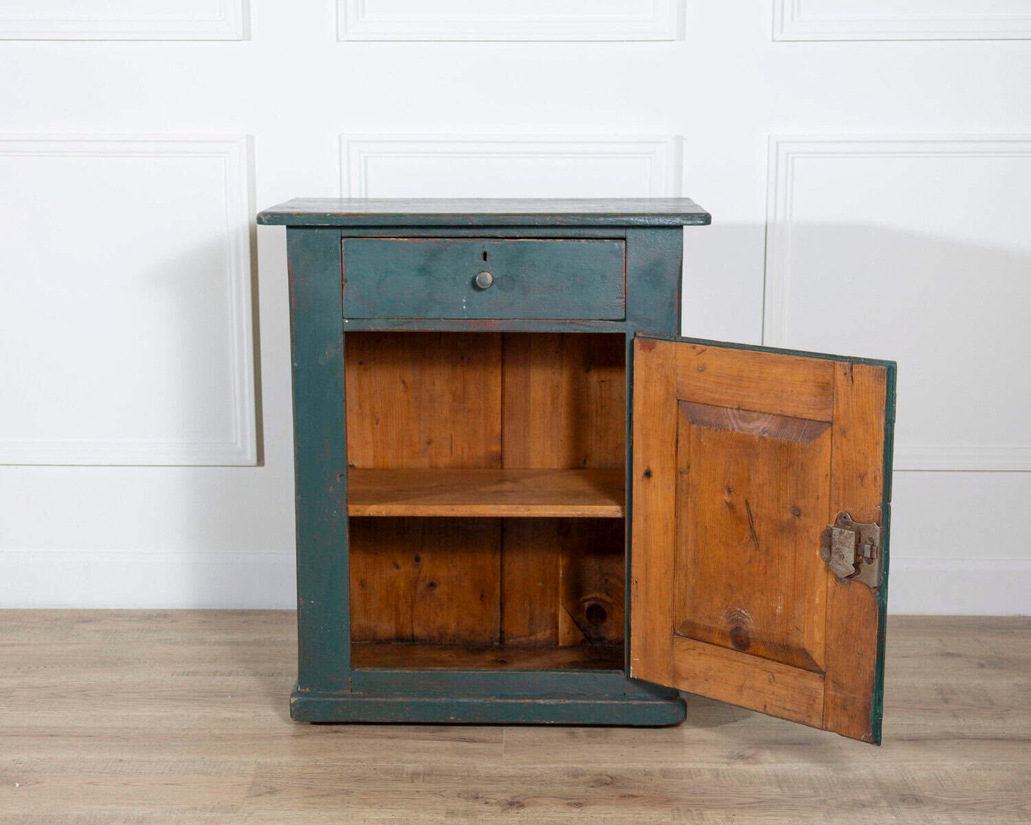 Italian Green-Lacquered Bedside Table in Fir Wood, Circa 1830 - JAA
