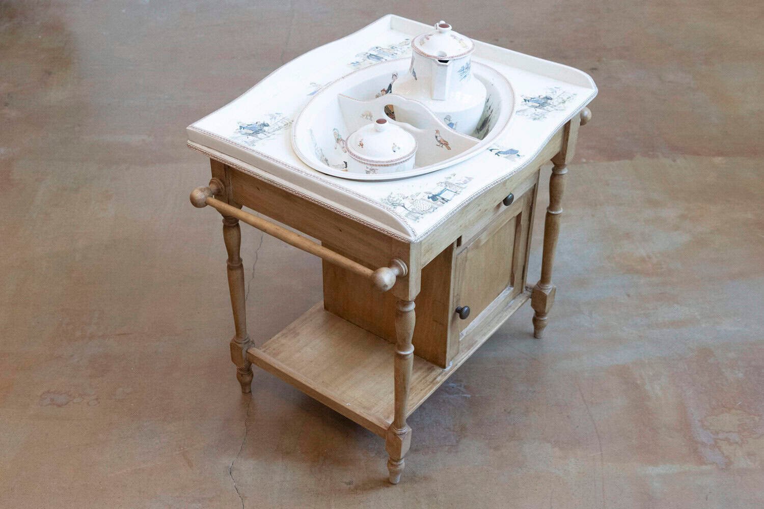 French Sarreguemines Late 19th Century Miniature Sink with Pastoral Scenes - JAA