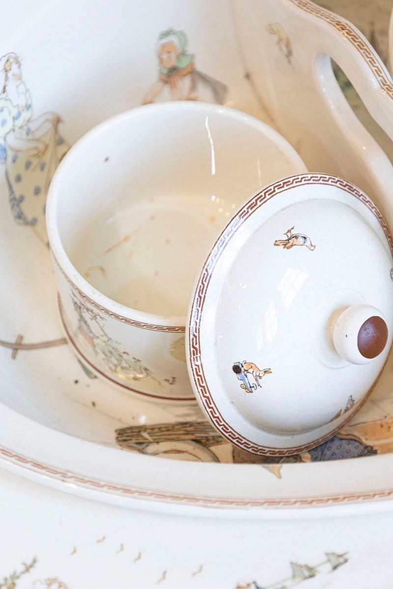 French Sarreguemines Late 19th Century Miniature Sink with Pastoral Scenes - JAA