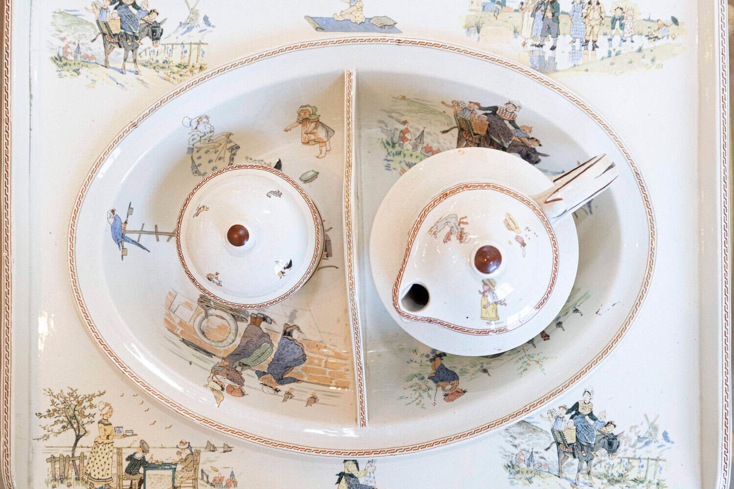 French Sarreguemines Late 19th Century Miniature Sink with Pastoral Scenes - JAA