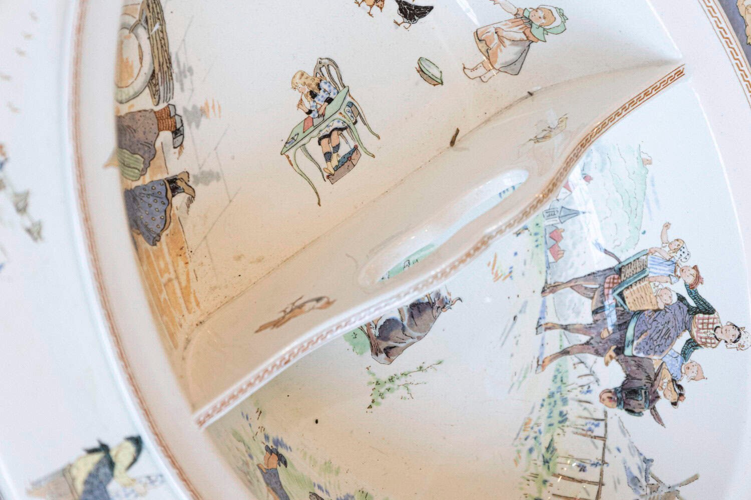 French Sarreguemines Late 19th Century Miniature Sink with Pastoral Scenes - JAA