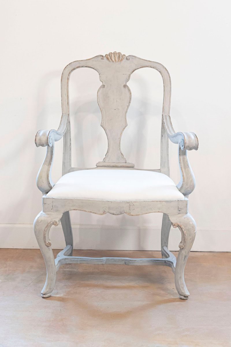 Italian 1810s Rococo Style Painted Wood Armchair with Parcel-Gilt Accents - JAA