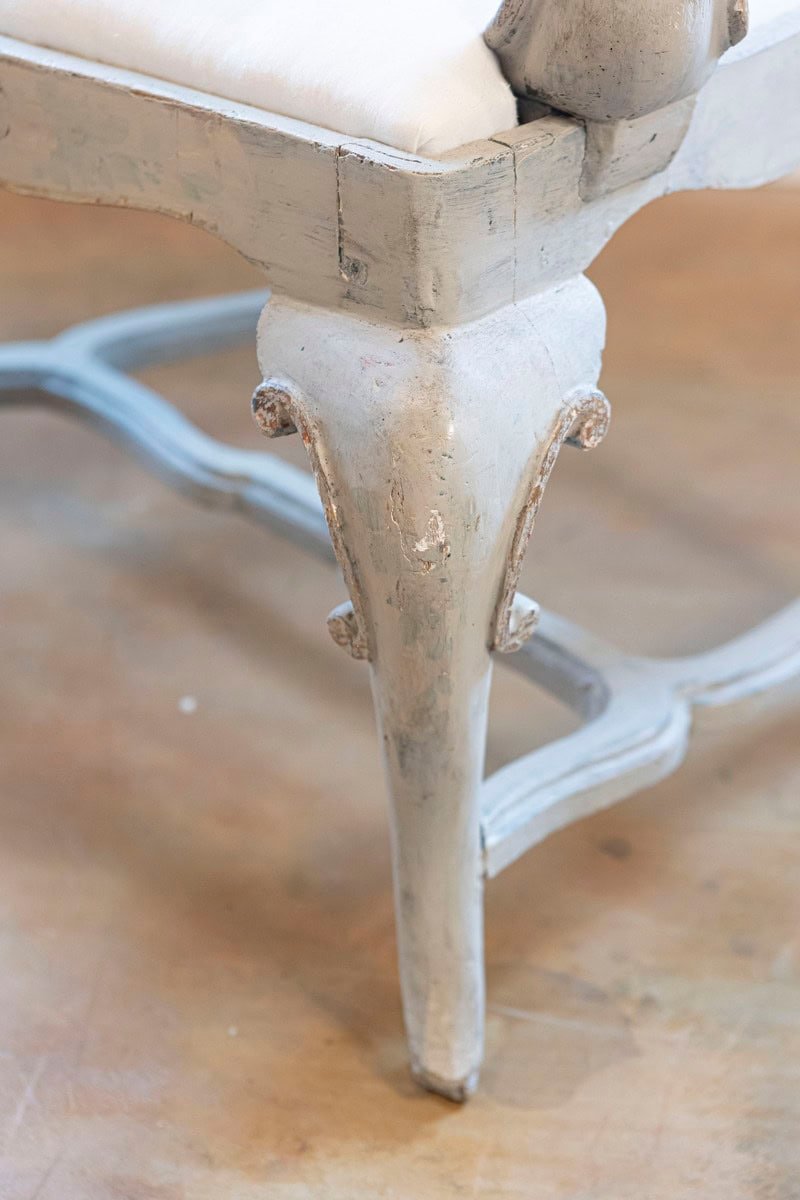 Italian 1810s Rococo Style Painted Wood Armchair with Parcel-Gilt Accents - JAA