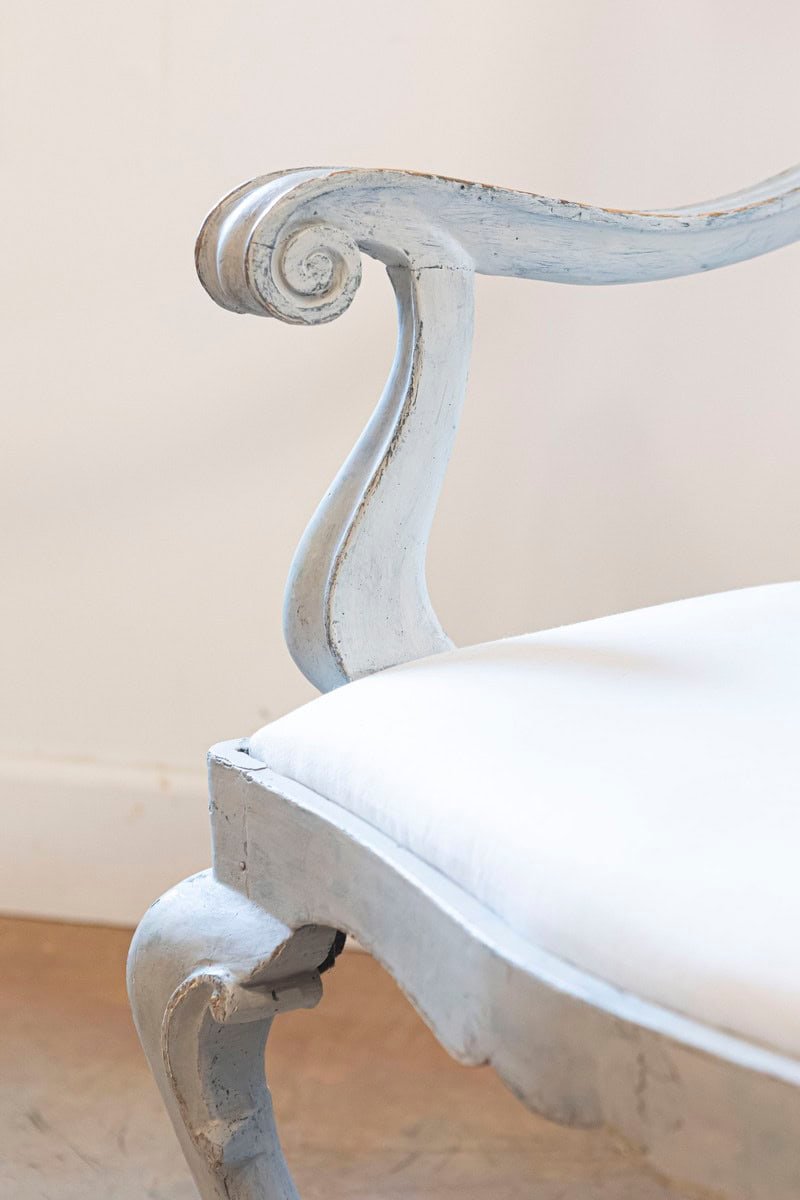 Italian 1810s Rococo Style Painted Wood Armchair with Parcel-Gilt Accents - JAA