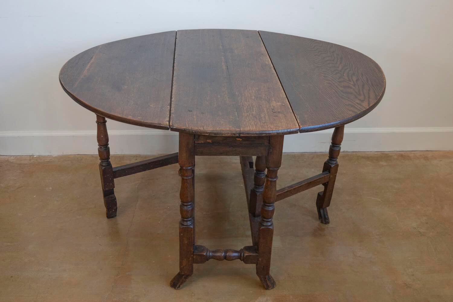 18th Century English Oak Gateleg Drop-Leaf Table with Turned Legs and Drake Feet - JAA