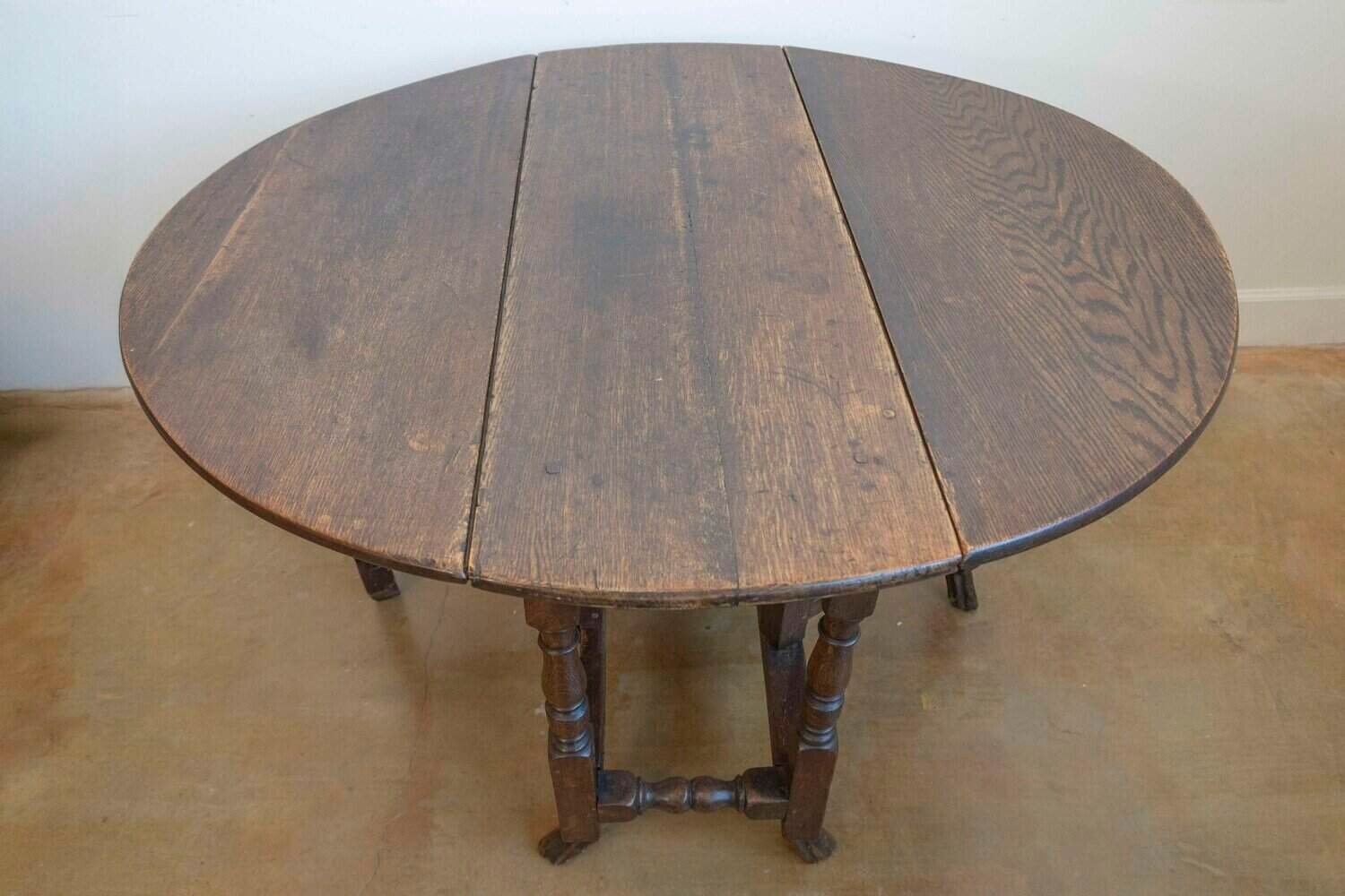 18th Century English Oak Gateleg Drop-Leaf Table with Turned Legs and Drake Feet - JAA