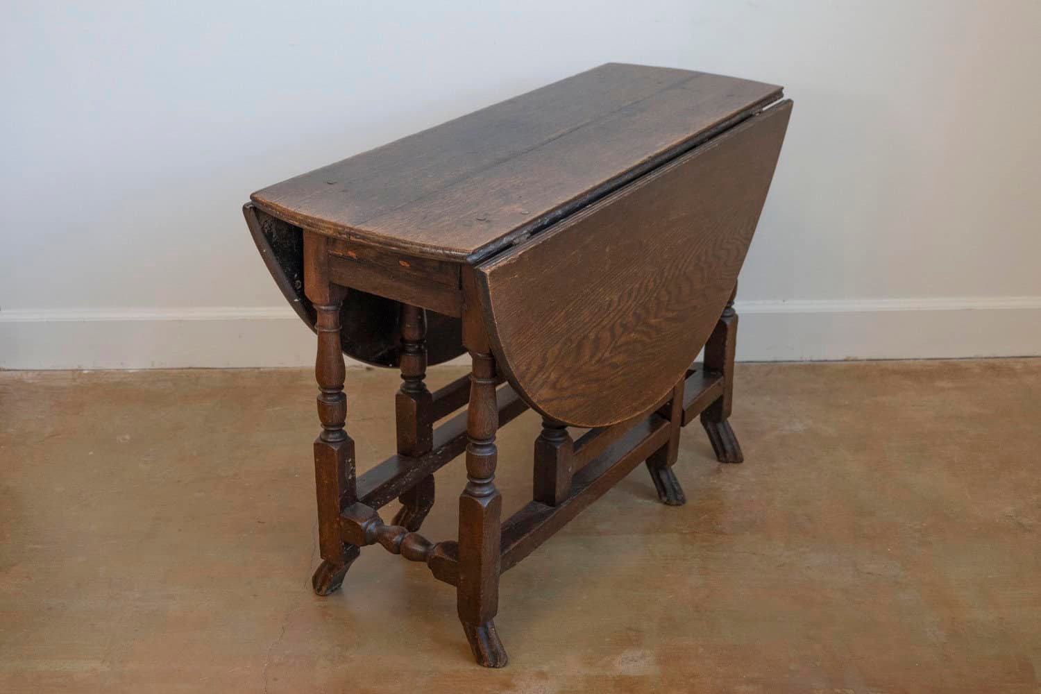 18th Century English Oak Gateleg Drop-Leaf Table with Turned Legs and Drake Feet - JAA