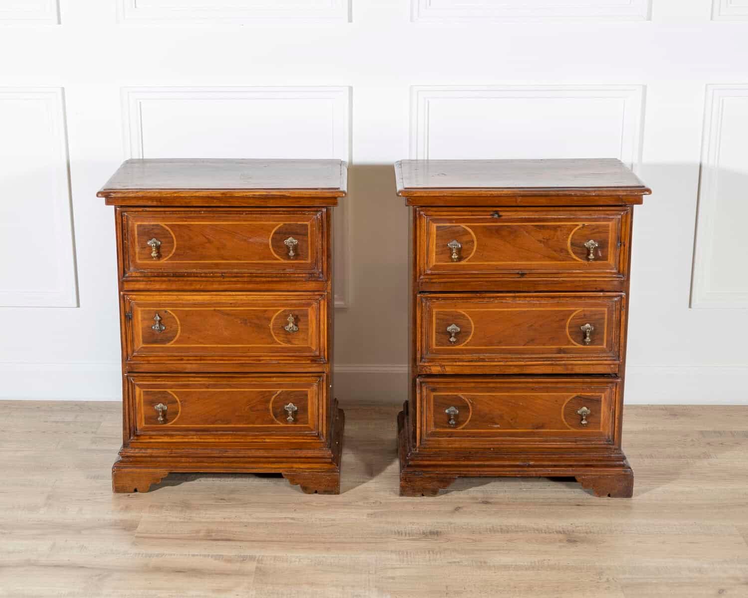 Italian Early 18th Century Walnut Bedside Commodes, Central Italy, c.1700 - JAA