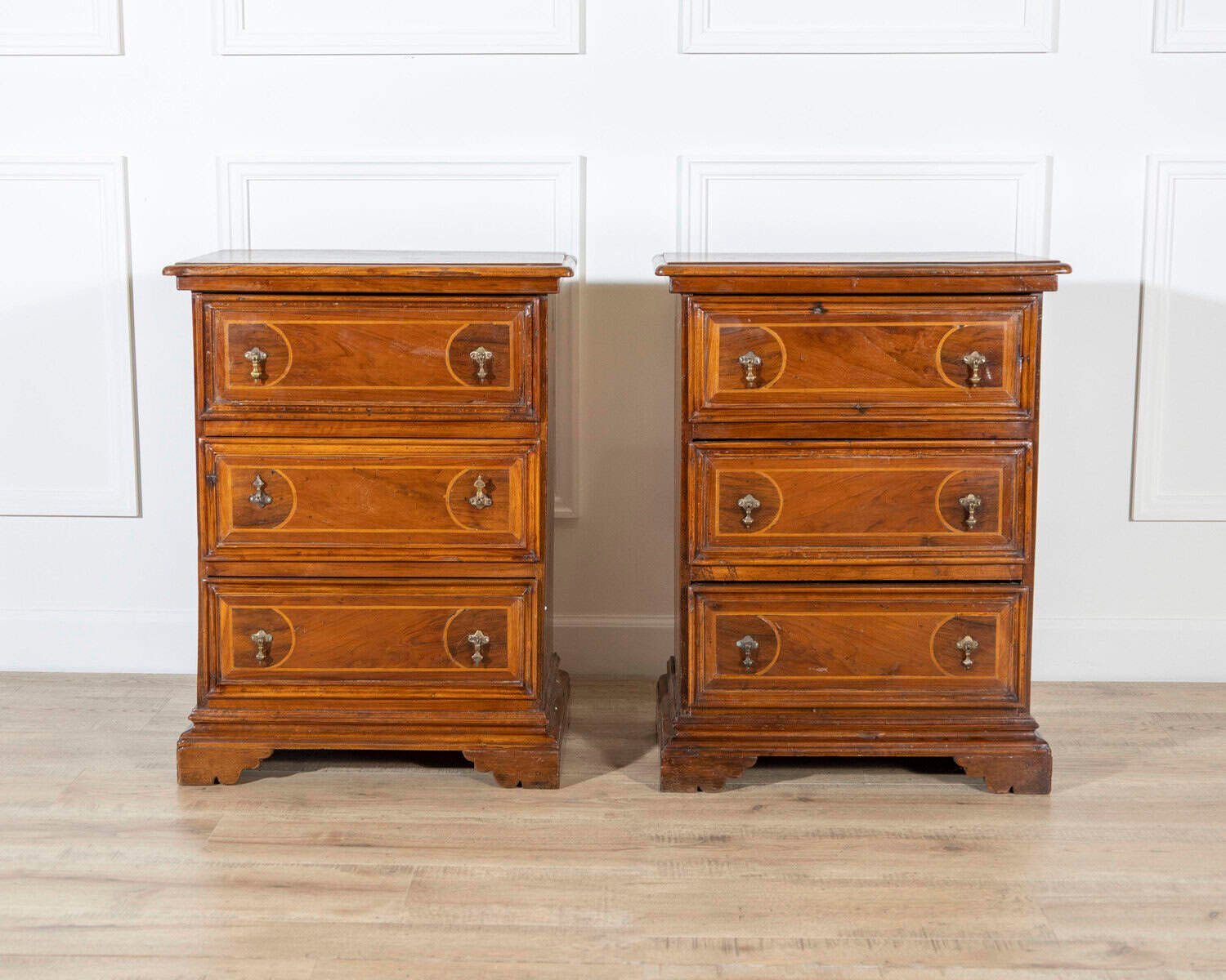 Italian Early 18th Century Walnut Bedside Commodes, Central Italy, c.1700 - JAA