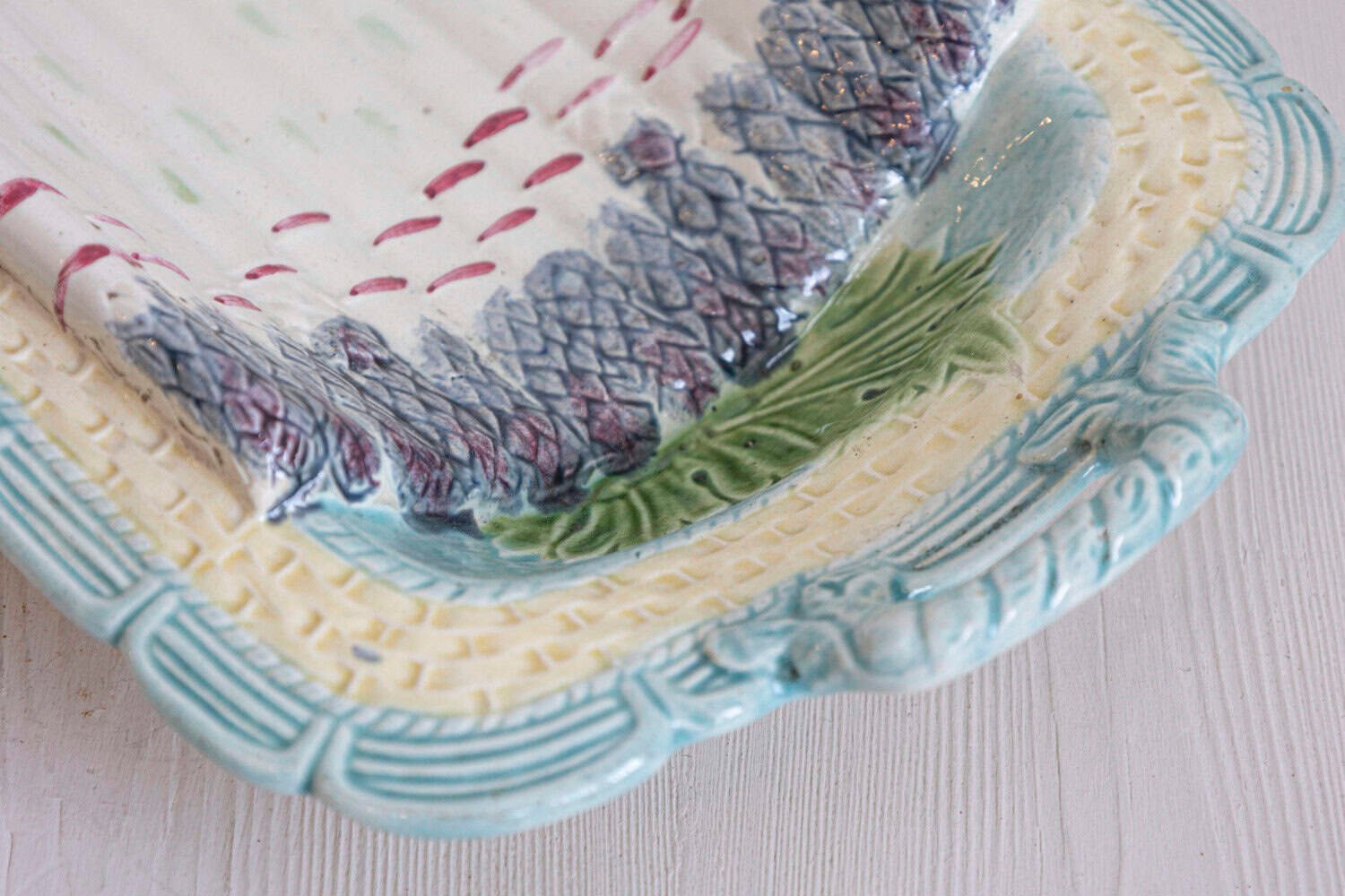 French 1850s Majolica Asparagus Platter with Purple, Turquoise and Yellow Tones - JAA