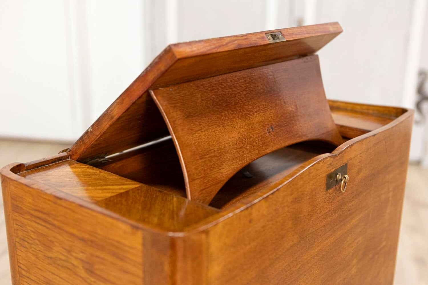 20th Century French Writing Table - JAA