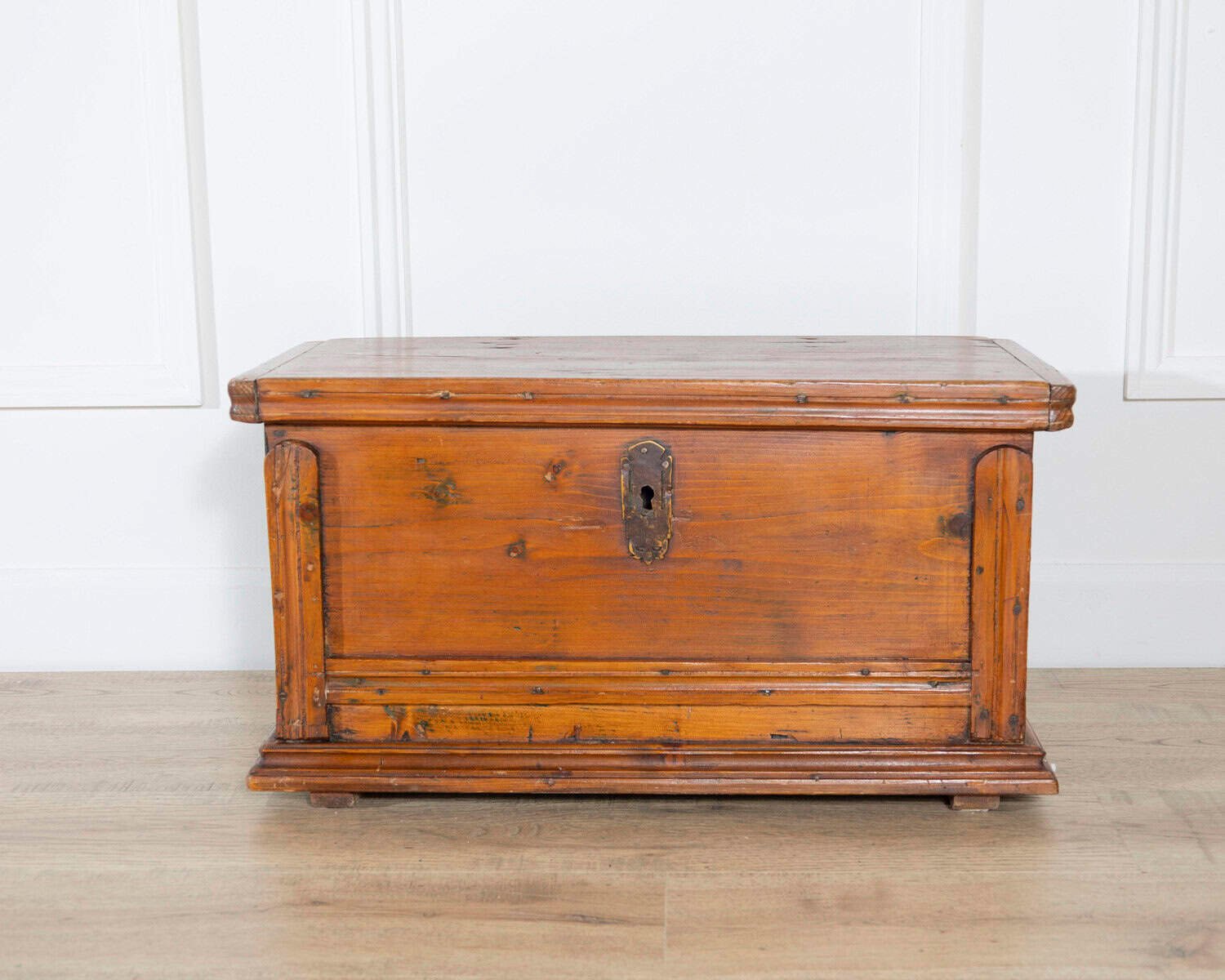 Italian 18th Century Tuscan Fir Travel Box - JAA