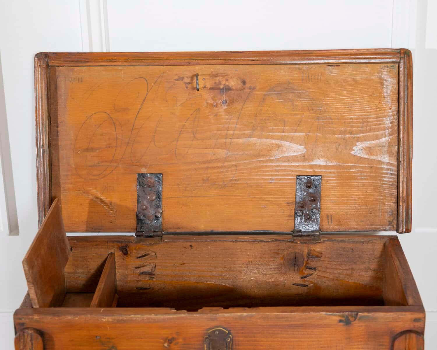 Italian 18th Century Tuscan Fir Travel Box - JAA