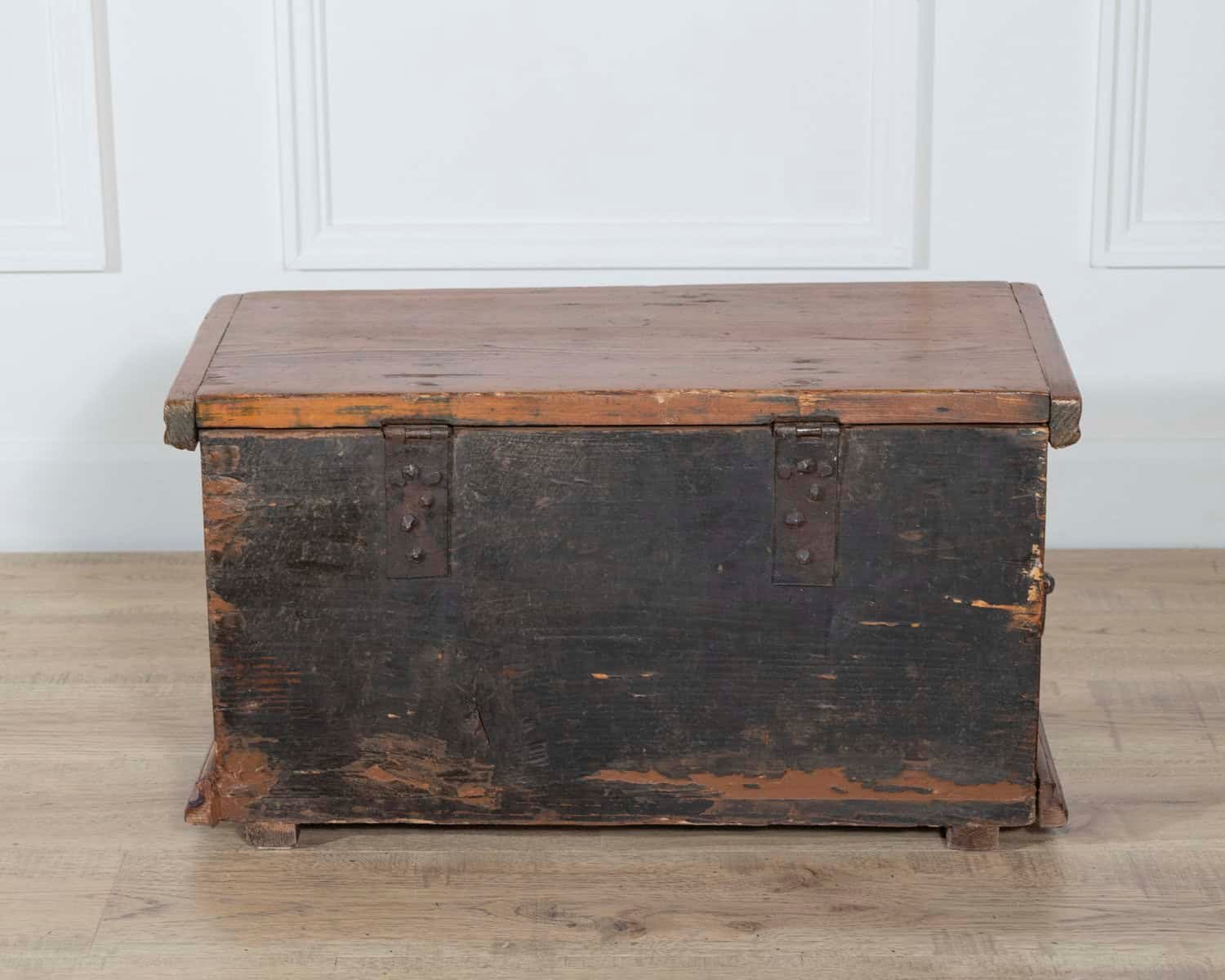 Italian 18th Century Tuscan Fir Travel Box - JAA