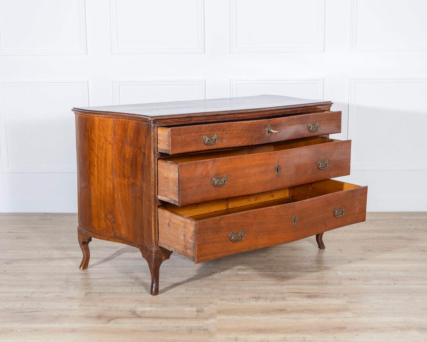 Directoire Chest of Drawers in Walnut 1780 Venice - JAA
