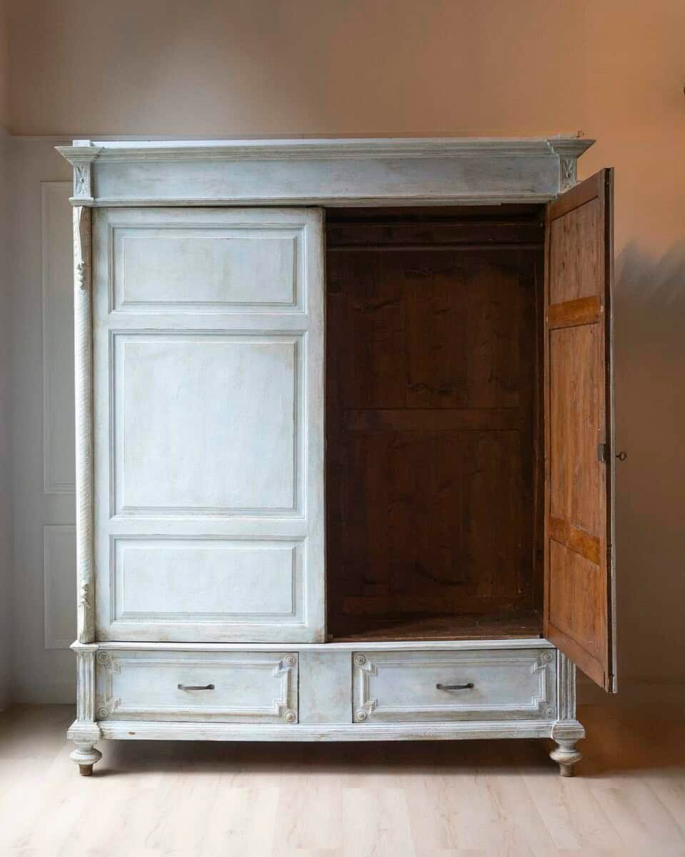 Italian 19th Century Tuscan Blue Painted Wardrobe with Carved Floral Corner Motifs and Lower Drawers - JAA