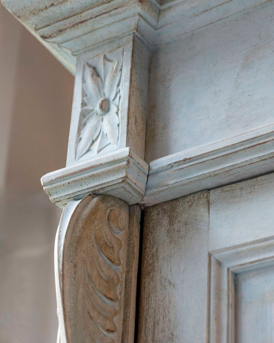 Italian 19th Century Tuscan Blue Painted Wardrobe with Carved Floral Corner Motifs and Lower Drawers - JAA