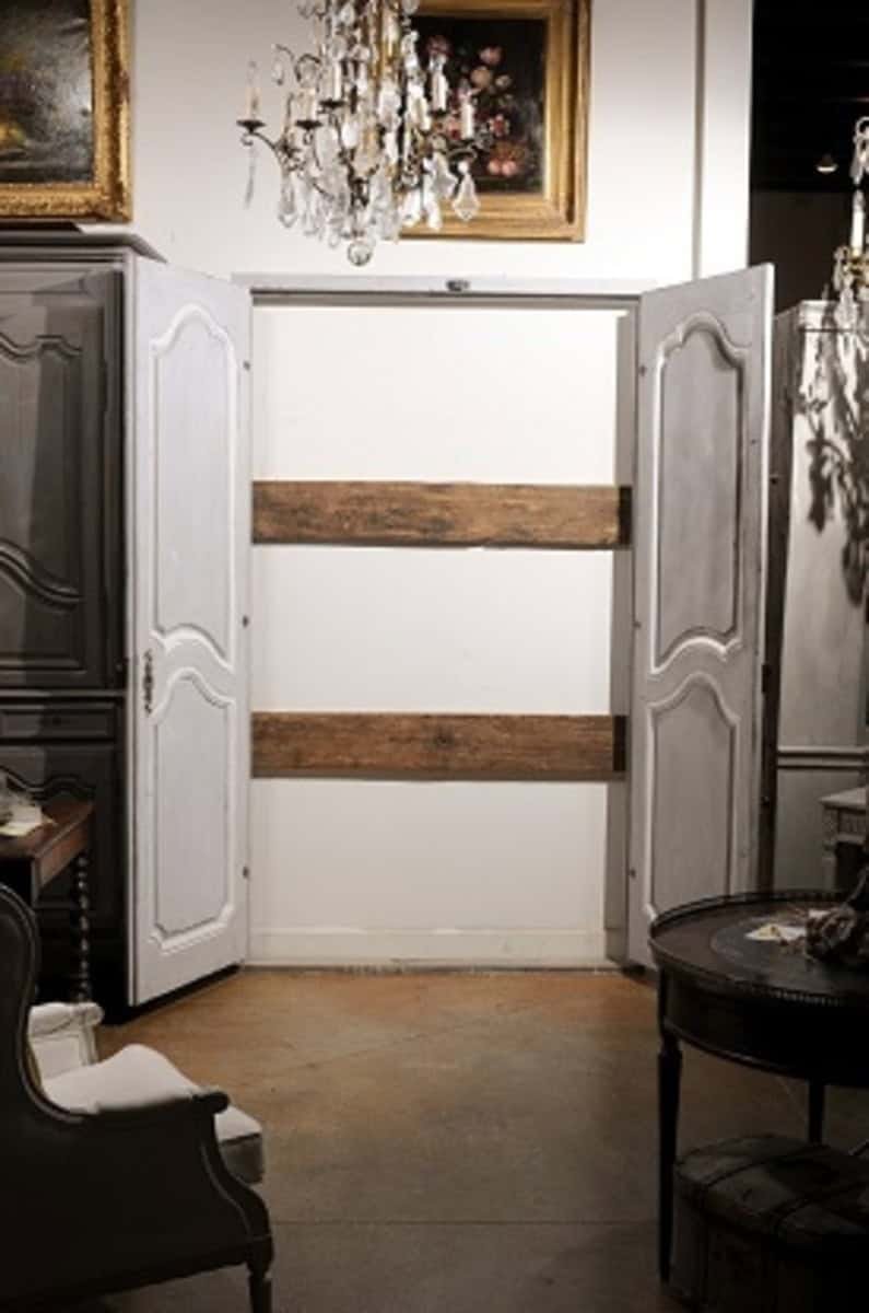 French 1760s Louis XV Pair of Painted Wood Communication Doors from Montpellier - JAA