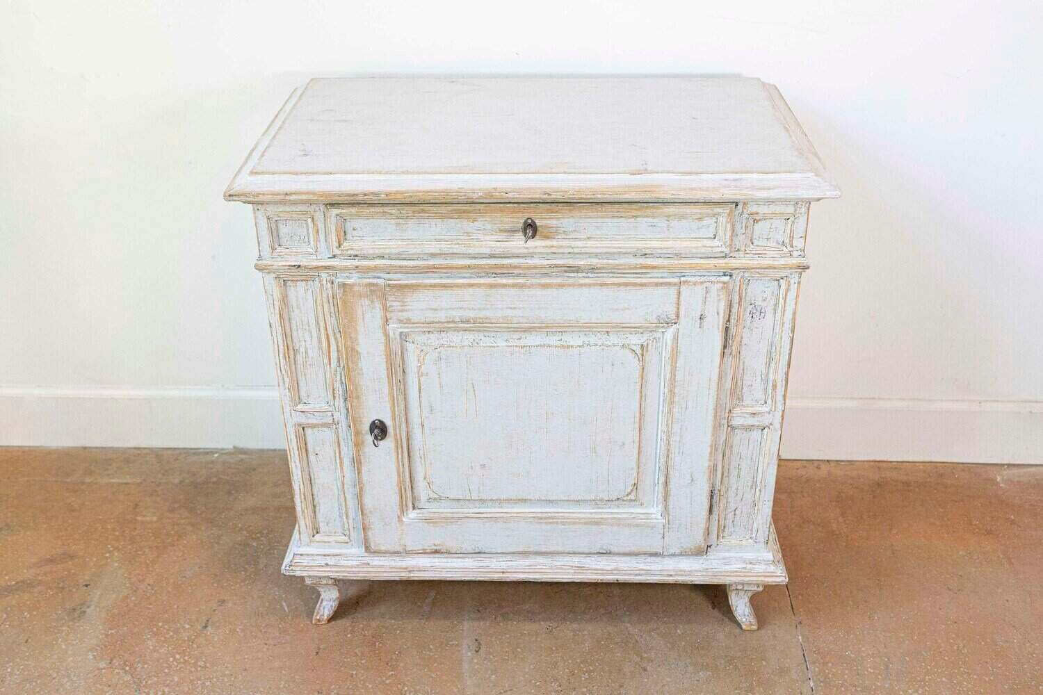 1880s Swedish Neutral Grey Painted Small Cabinet with Single Drawer over Door - JAA