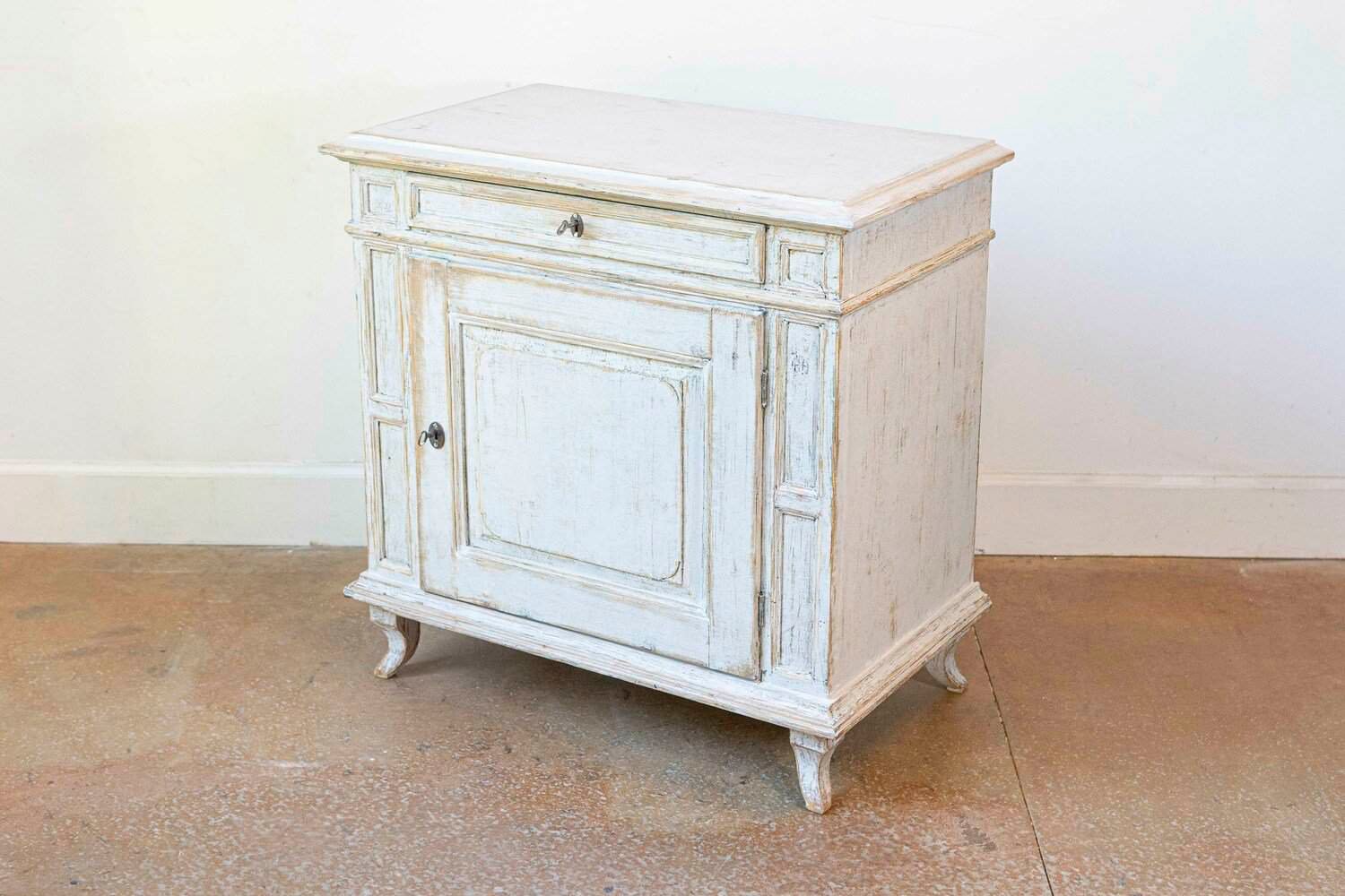 1880s Swedish Neutral Grey Painted Small Cabinet with Single Drawer over Door - JAA