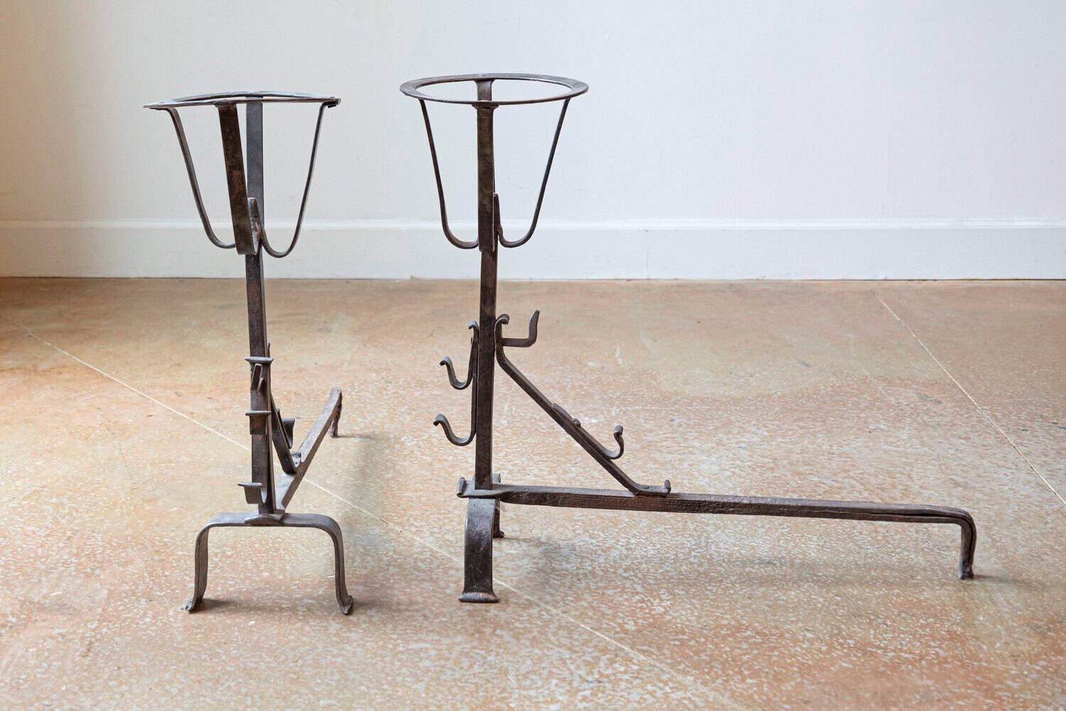 French circa 1870s Napoléon III Period Iron Andirons with Circular Tops and Scrolling Feet - JAA