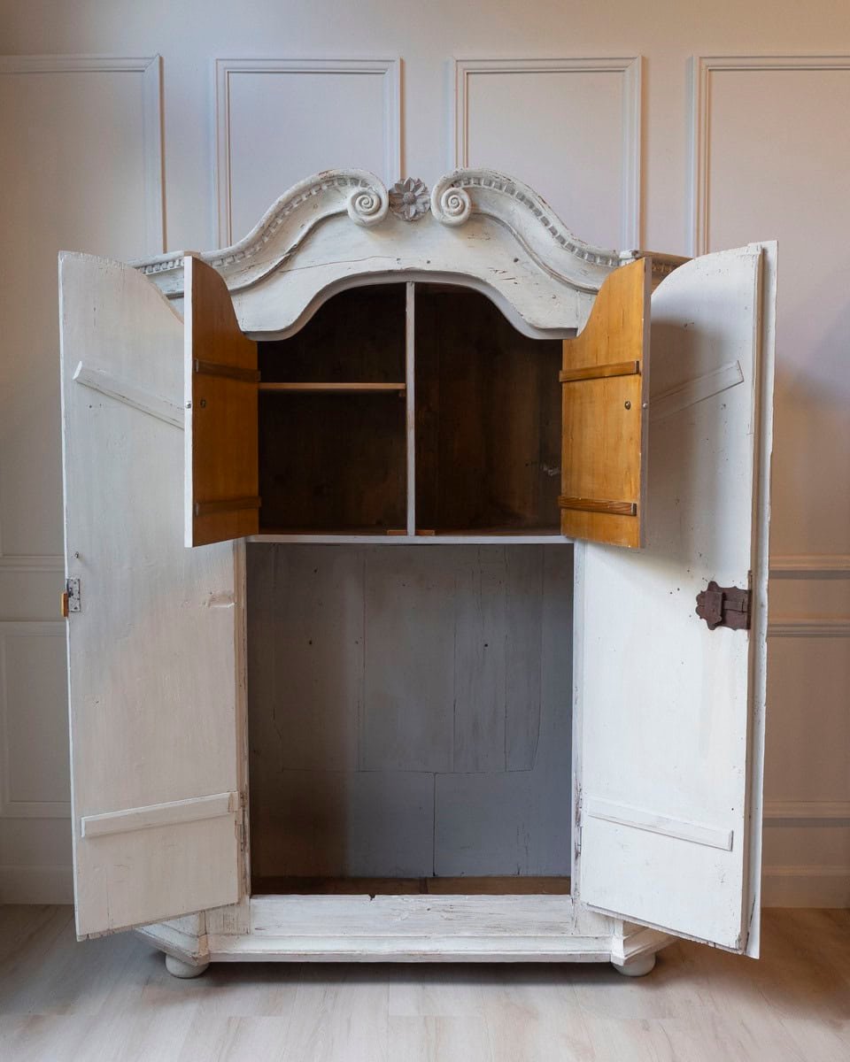 Alpine 19th Century Painted Fir Cupboard with Carved Rosette Cymatium and Spherical Feet - JAA