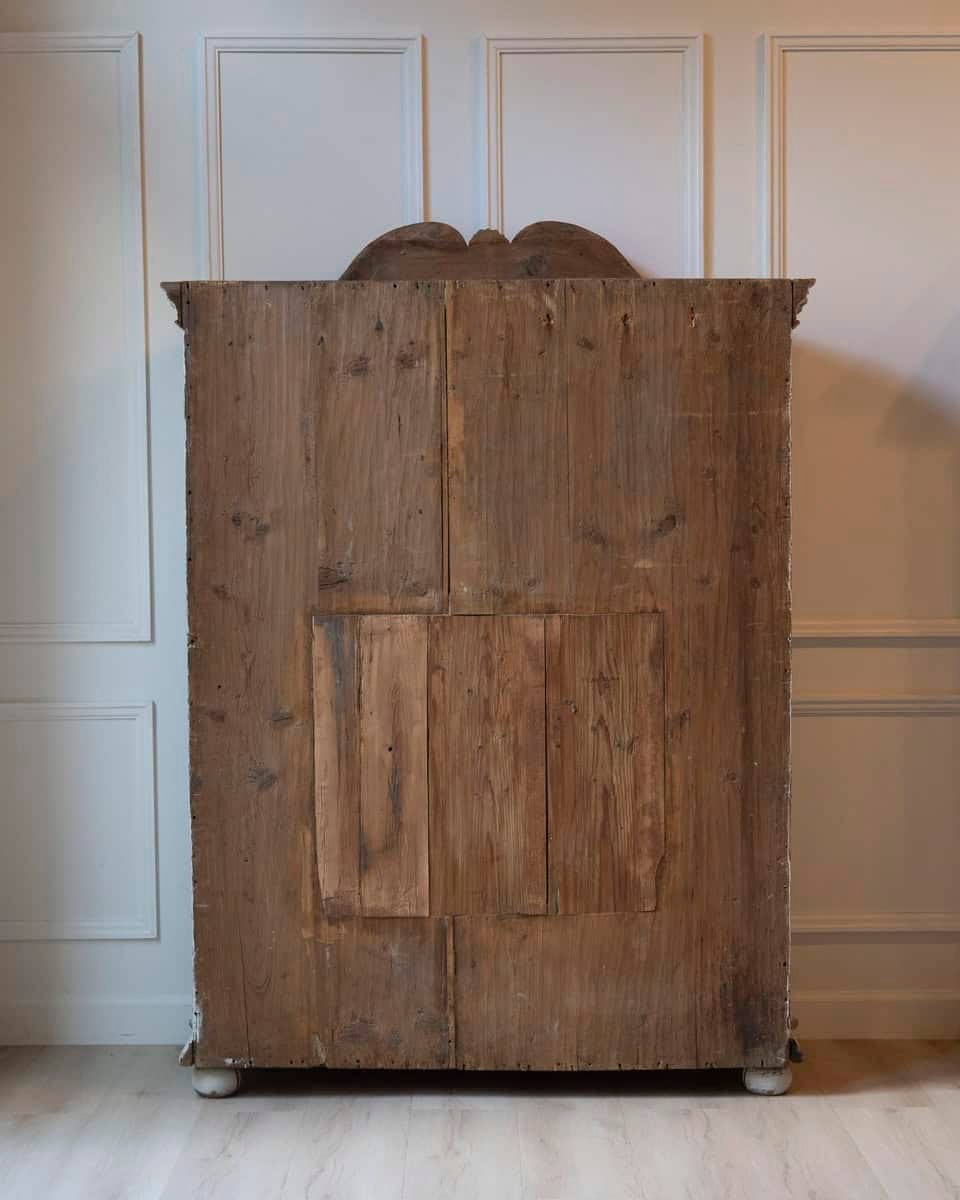 Alpine 19th Century Painted Fir Cupboard with Carved Rosette Cymatium and Spherical Feet - JAA