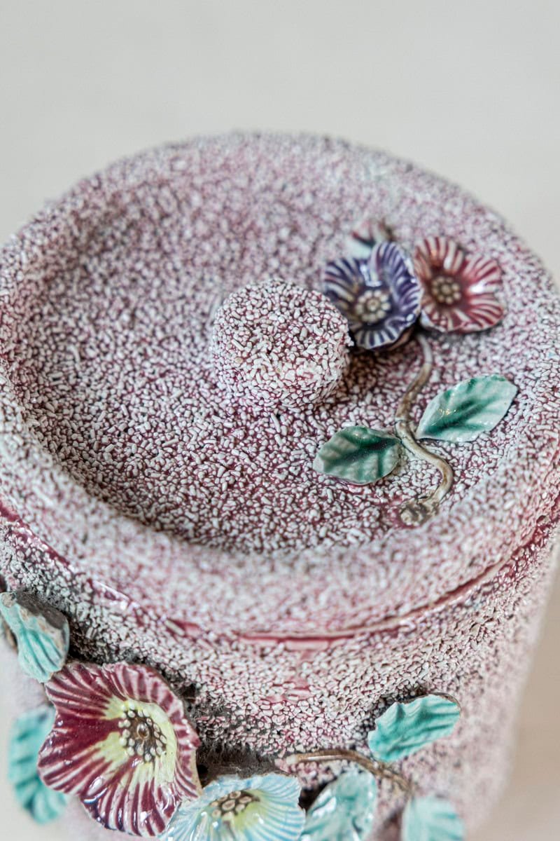 English 20th Century Pottery Box with Floral Motifs, Textured Ground and Lid - JAA