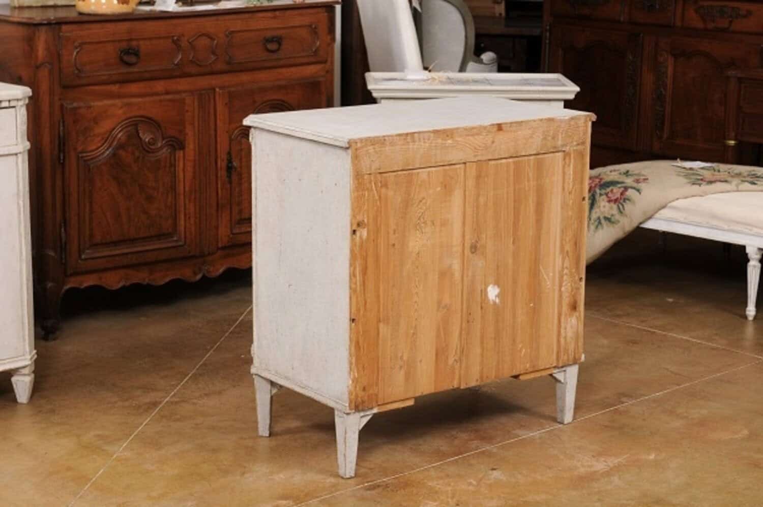 Swedish Gustavian Style 1900s Painted Three-Drawer Chest with Diamond Motifs - JAA