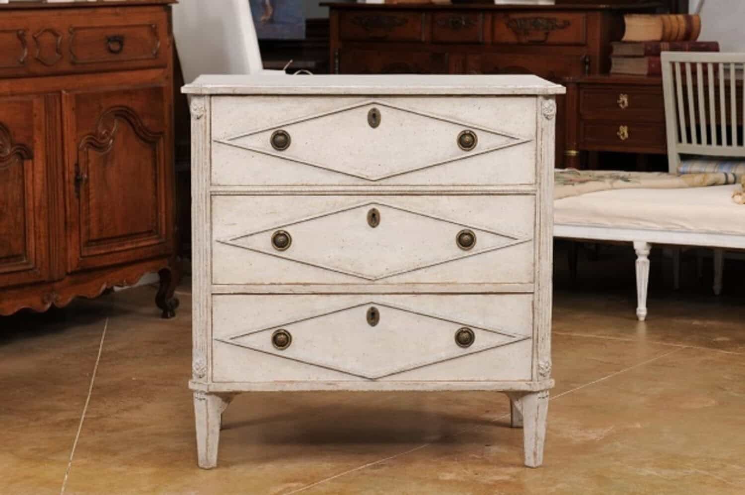 Swedish Gustavian Style 1900s Painted Three-Drawer Chest with Diamond Motifs - JAA
