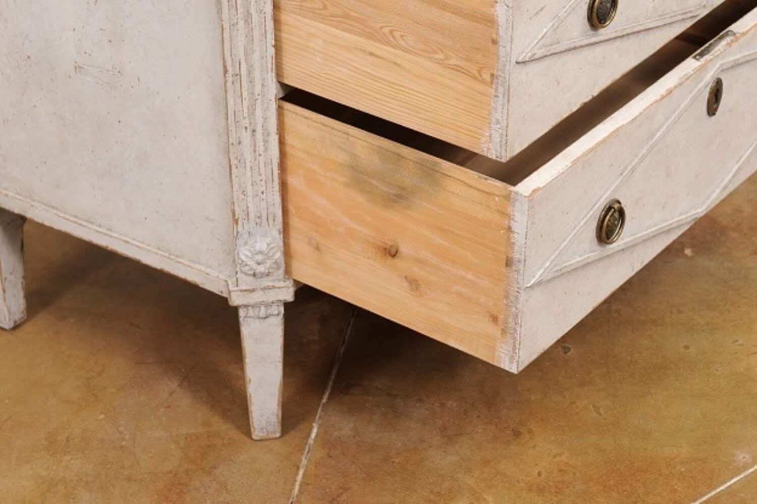 Swedish Gustavian Style 1900s Painted Three-Drawer Chest with Diamond Motifs - JAA