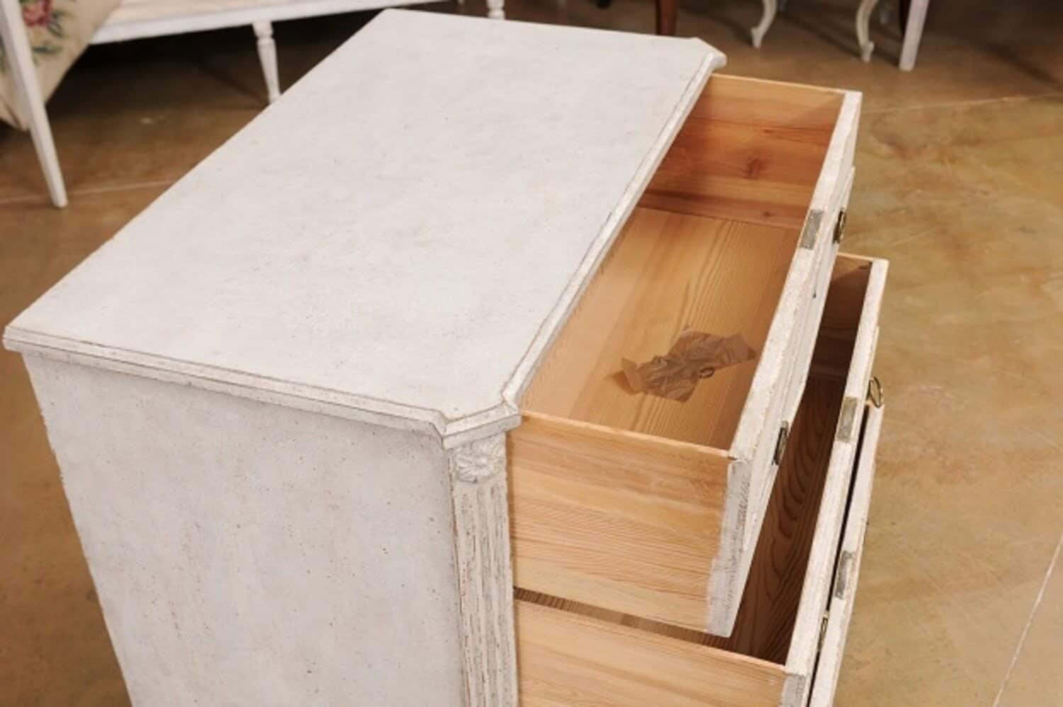 Swedish Gustavian Style 1900s Painted Three-Drawer Chest with Diamond Motifs - JAA