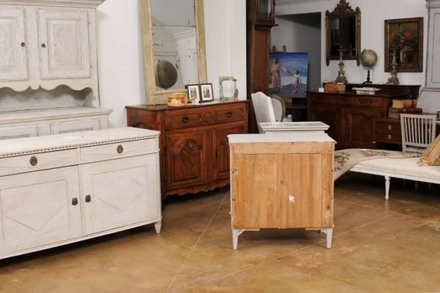 Swedish Gustavian Style 1900s Painted Three-Drawer Chest with Diamond Motifs - JAA