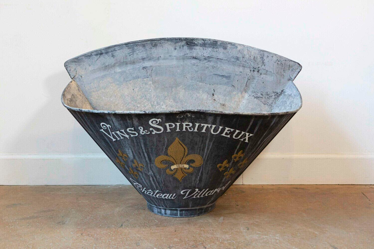 French 1890s Château Villaret Grape Picking Hod with Fleur de Lys Motifs - JAA